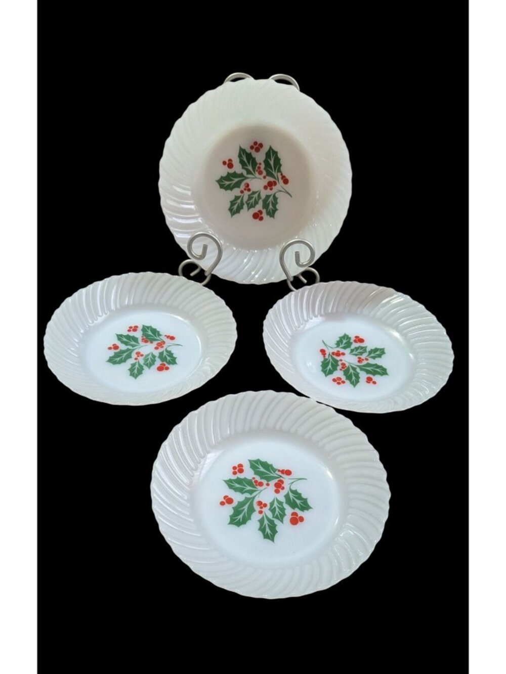 Vintage Termocrisa‎ Holly Berry Milk Glass Bowls  Set Of 4 Christmas Holiday 7"